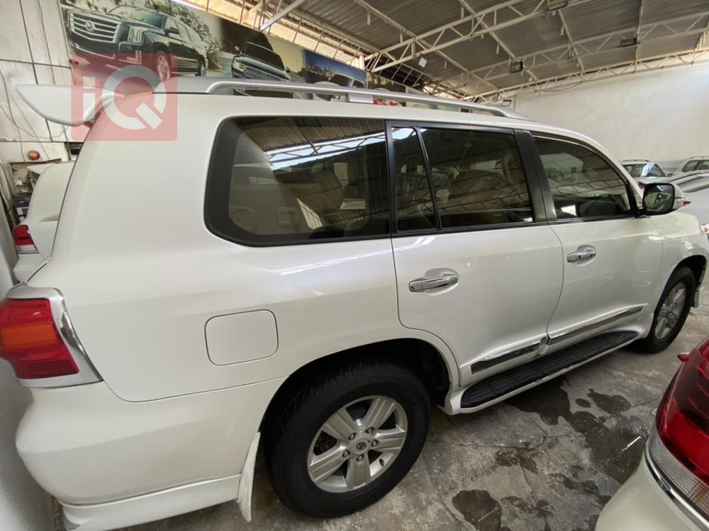 تويوتا لاندكروزر